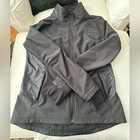 Lululemon Jacket - Picture 15 of 15